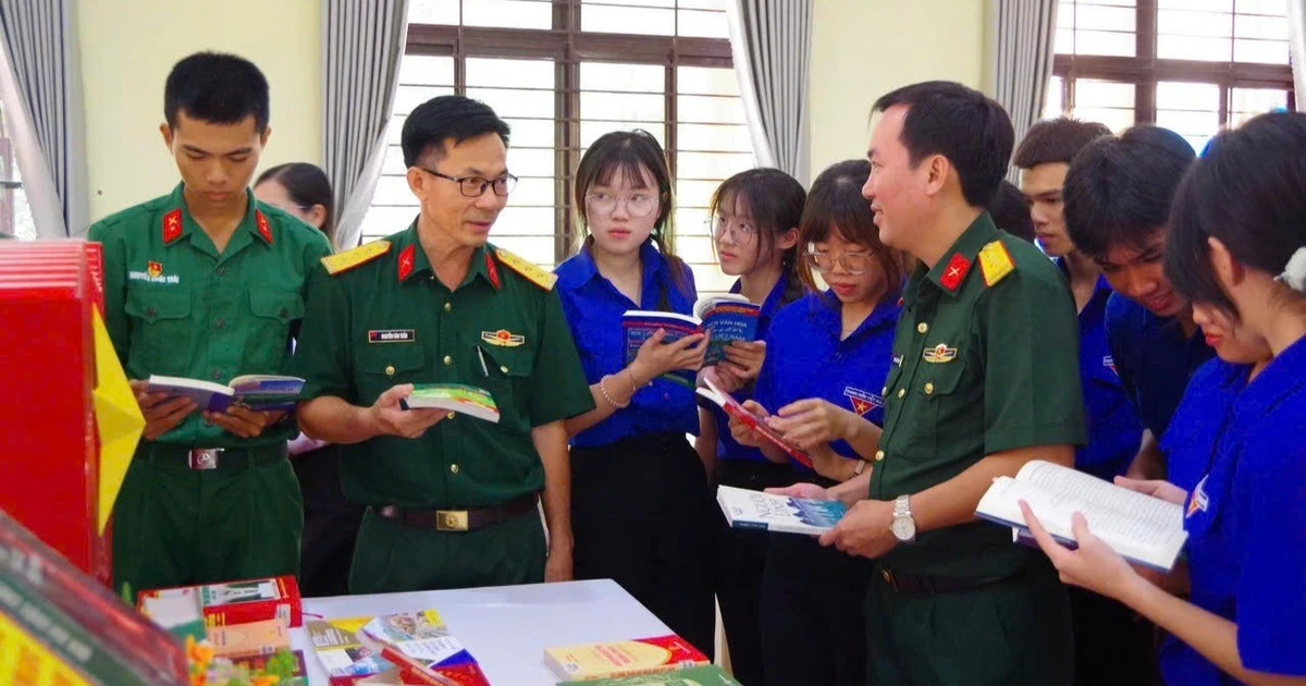 Trung đoàn 271 hưởng ứng Ngày Sách và Văn hóa đọc 2026