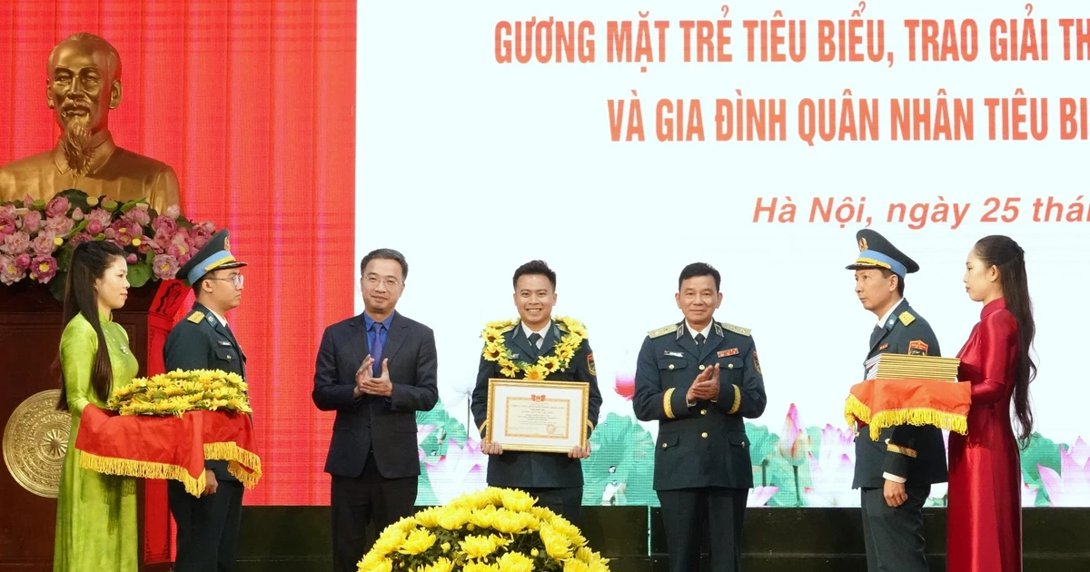 Quân chủng Phòng không - Không quân vinh danh điển hình trẻ và gia đình quân nhân tiêu biểu