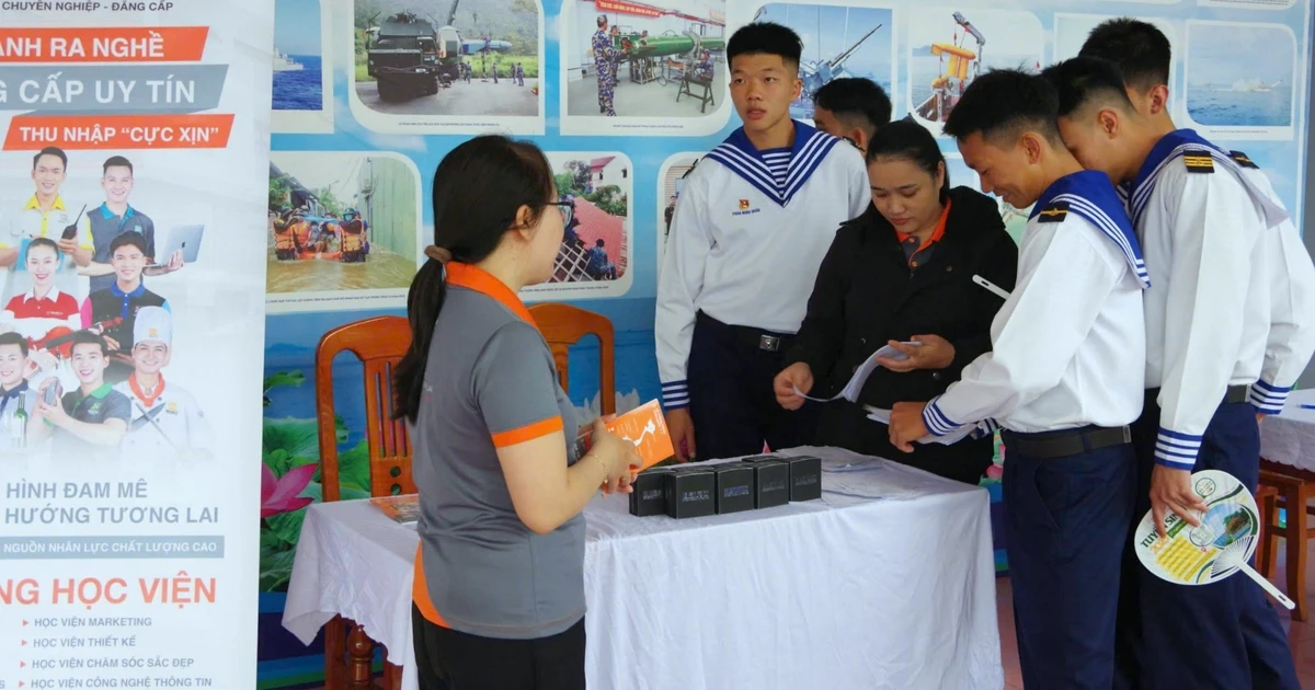 Tư vấn làm việc ở nước ngoài cho hàng trăm chiến sĩ xuất ngũ