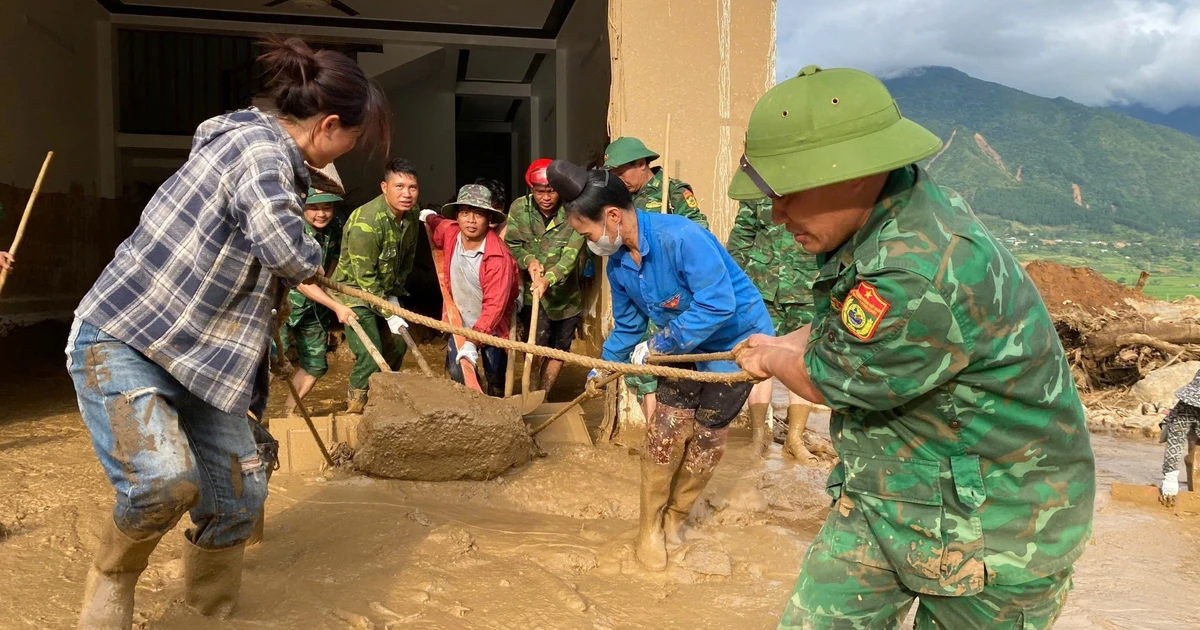 Biên phòng căng sức tìm kiếm người mất tích, hỗ trợ người dân bị lũ quét