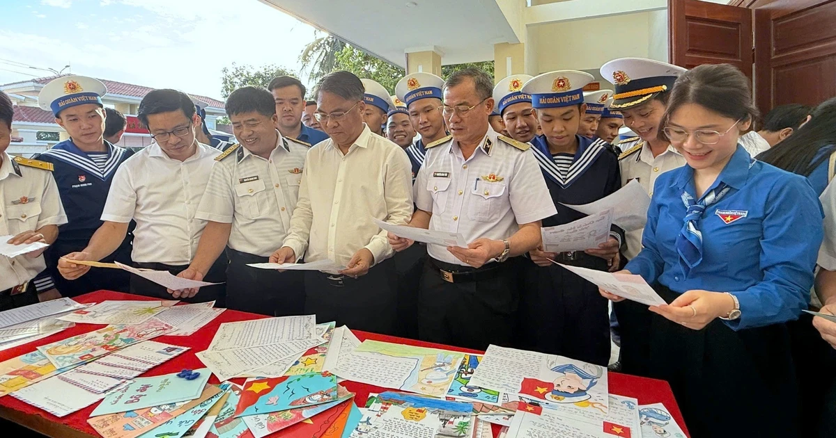 Chiếu trúc biên cương gửi yêu thương tới hải đảo