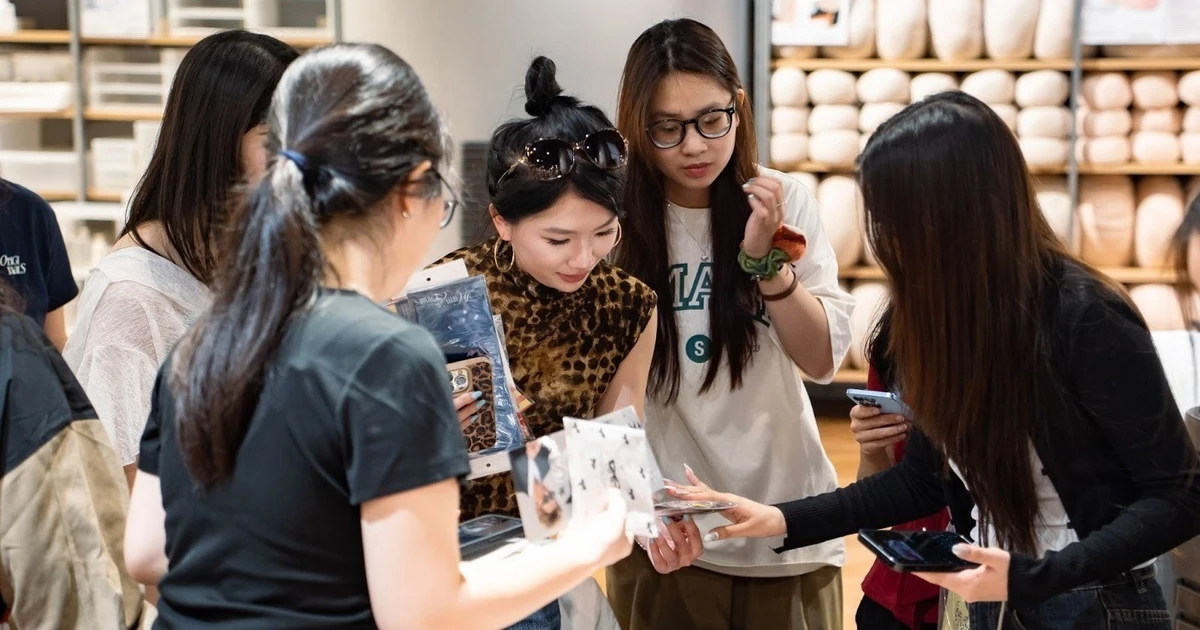 Người trẻ kết nối, sáng tạo qua việc 'đu' idol