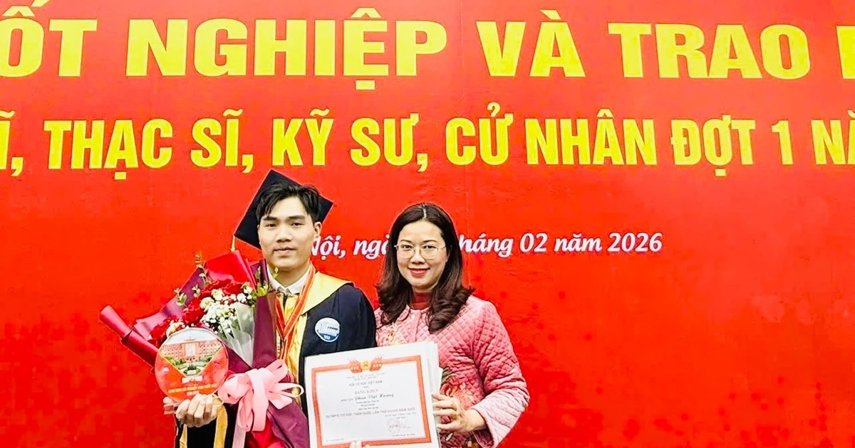 Tốt nghiệp không chỉ là nhận bằng, mà là “sàn diễn” của tuổi trẻ