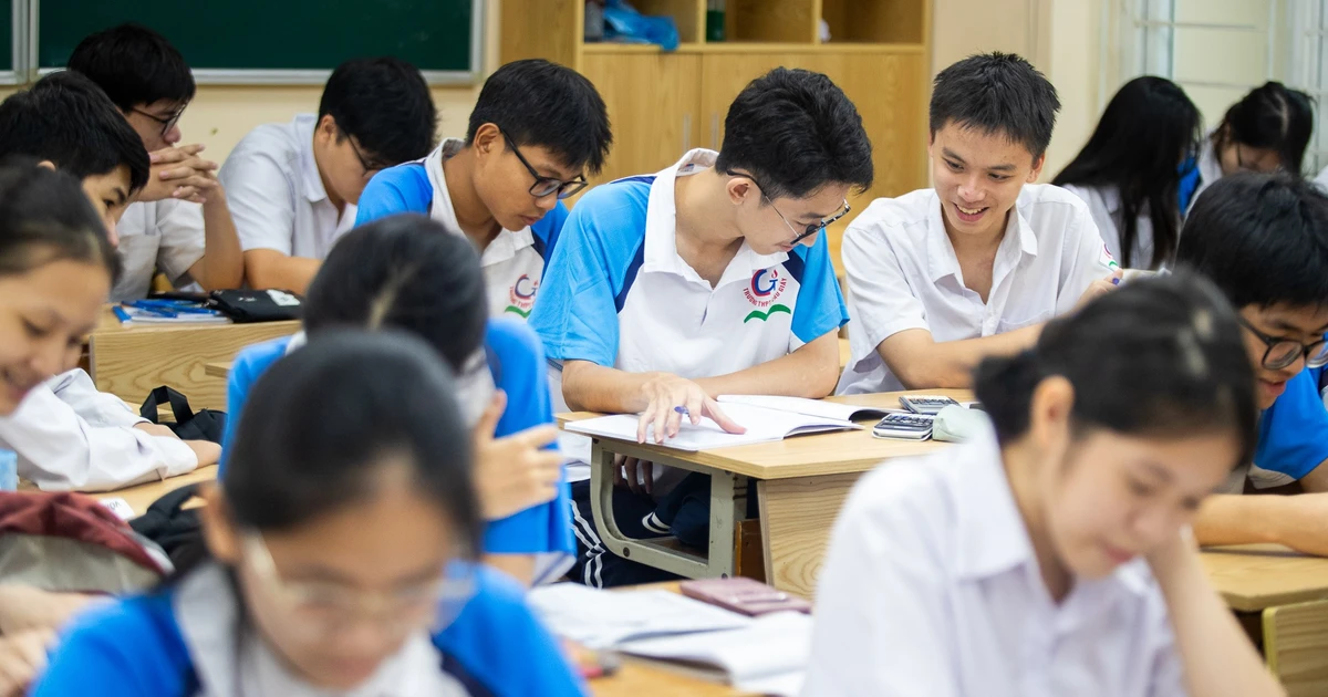 UNLOCK THE IELTS 2025 'cập bến' trường THPT Cầu Giấy (Hà Nội), đề thi được thí sinh đánh giá cao