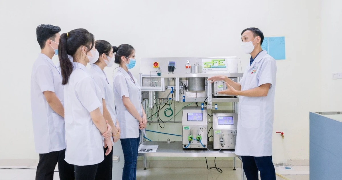 Đón đầu xu hướng chăm sóc sức khỏe tự nhiên, HCCP đẩy mạnh đào tạo ngành dược liệu dược học cổ truyền