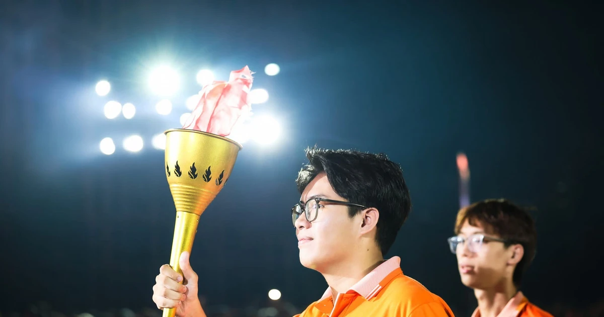 Nam sinh viên khoa Truyền thông Đại Nam từ trượt 6 nguyện vọng đến 6 kỳ học bổng liên tiếp