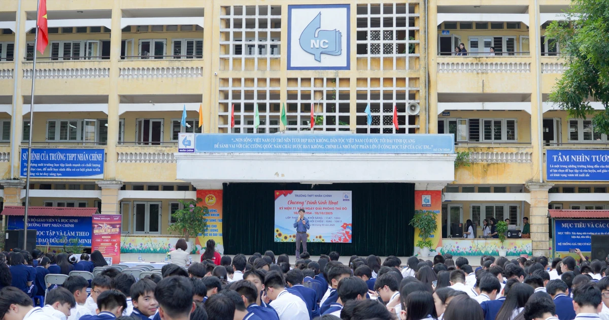 Học sinh THPT Nhân Chính tự hào lan tỏa tinh thần mái trường qua cuộc thi hùng biện tiếng Anh Unlock The IELTS 2025