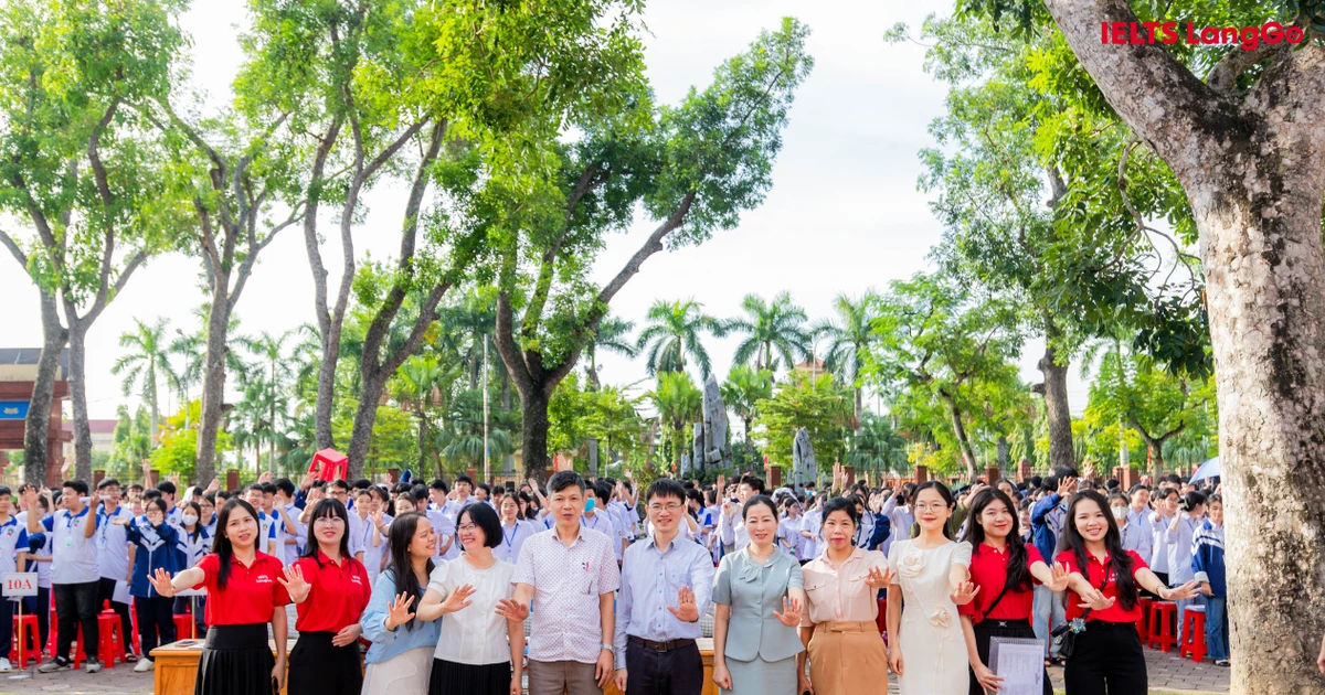 Mang "hương vị quê nhà" lên sân khấu tiếng Anh: Tiết mục đầy tự hào của THPT Thanh Hà tại Unlock The IELTS 2025