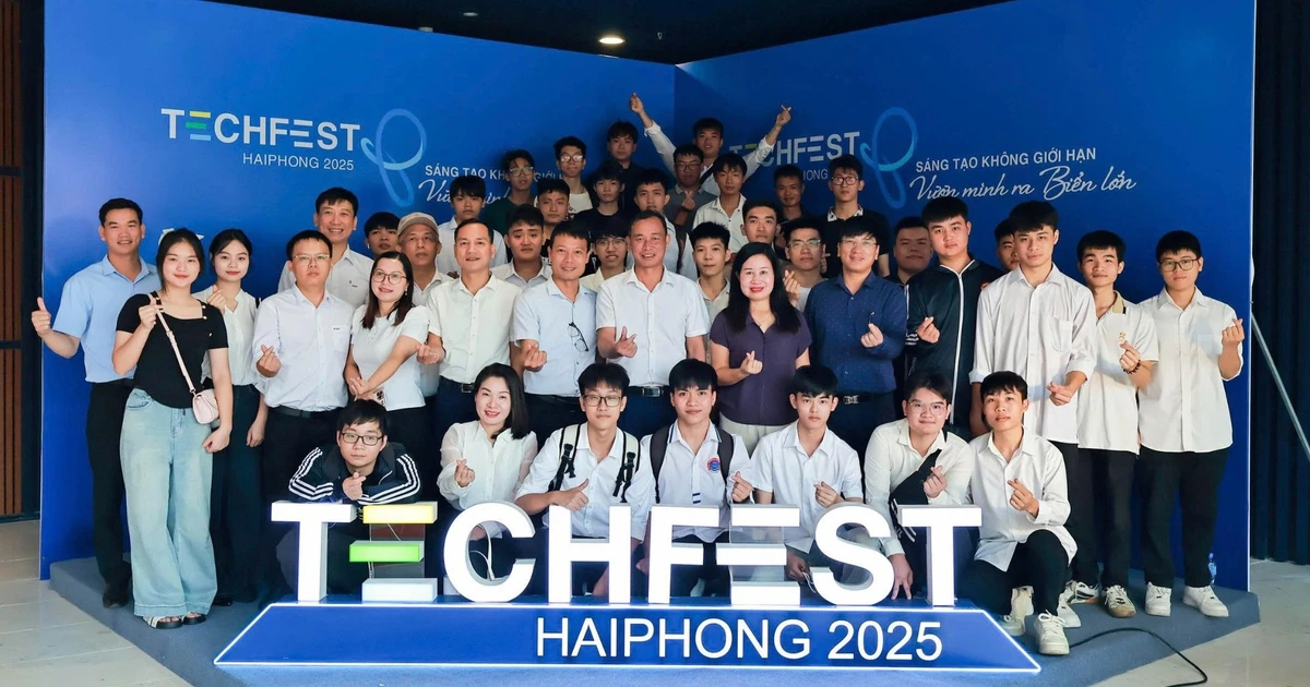 Đại học Sao Đỏ mang 'hệ sinh thái đào tạo gắn doanh nghiệp' đến Ngày hội tuyển sinh của Báo Tiền Phong