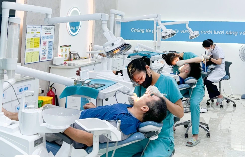 Có ai ‘bảo kê’ cơ sở nha khoa làm bậy ở Hà Nội?