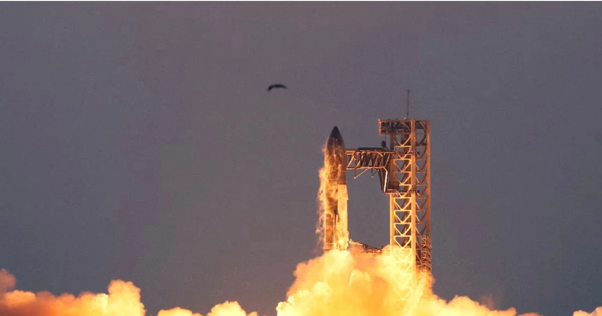 Tỷ phú Elon Musk ‘chơi lớn’ muốn phóng 1 triệu vệ tinh để cạnh tranh AI