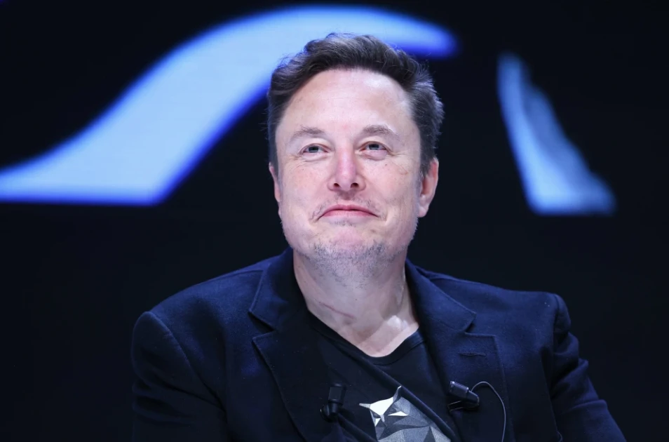 Tỷ phú Elon Musk ưu tiên xây dựng thành phố Mặt trăng, lùi mục tiêu với sao Hoả