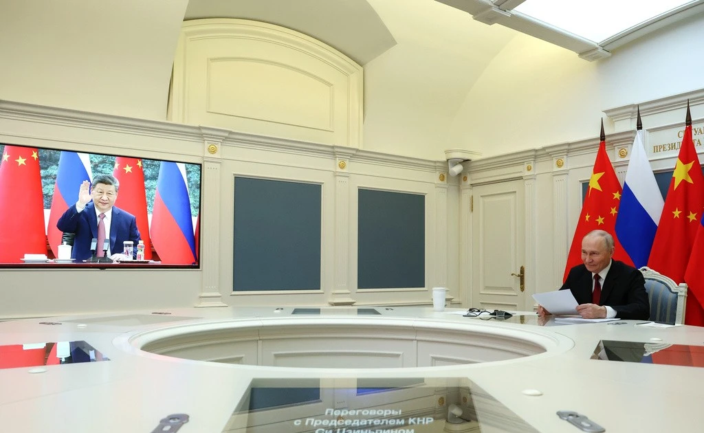 Chủ tịch Trung Quốc Tập Cận Bình điện đàm với lãnh đạo Nga và Mỹ