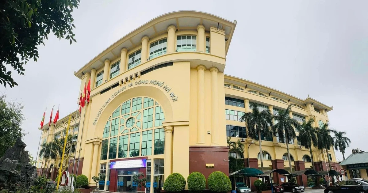 Điểm Chuẩn Đại Học 2025 Trường ĐH Kinh Doanh và Công Nghệ Hà Nội: Chi Tiết 27 Ngành HOT!