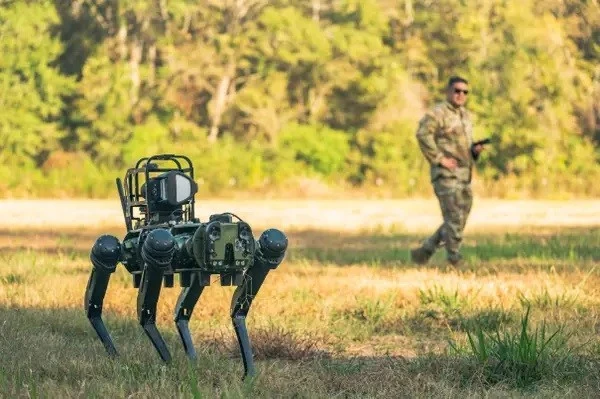 3 hiểm họa lớn của trí tuệ nhân tạo: Từ chiến tranh robot đến ‘ngoại tình’ với AI