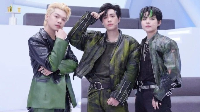 Dàn Anh Trai “khẩu khí” trước Live Stage 2, biến hóa tạo hình từ hoàng tử đến ninja