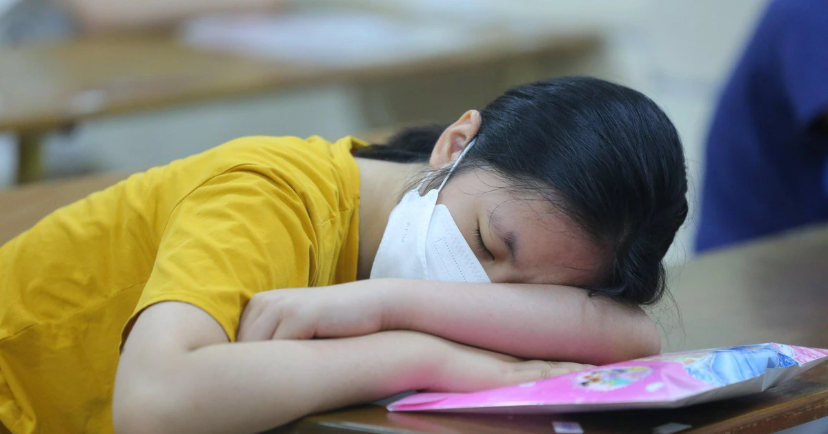 Bộ GD&ĐT công bố điểm, gần 1.000 học sinh trượt tốt nghiệp năm nay