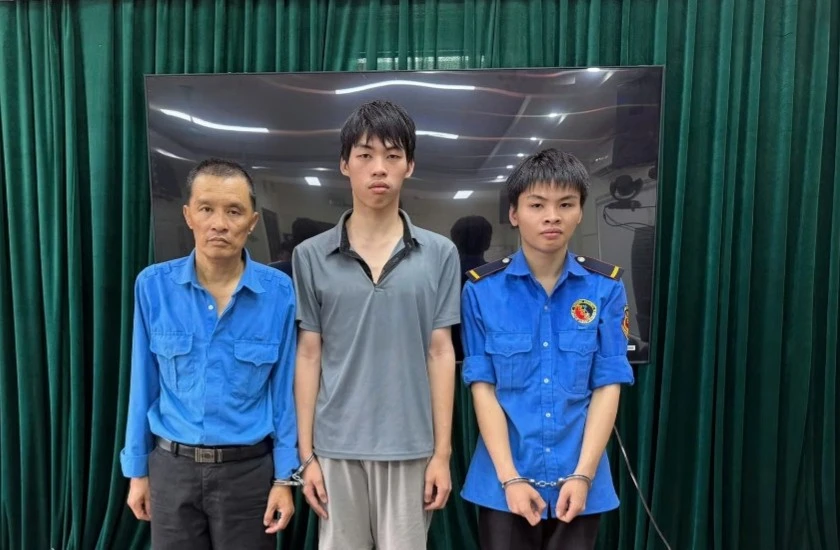Hà Nội: Bắt 3 bảo vệ chung cư dùng hung khí đánh người vì mâu thuẫn tiền gửi xe