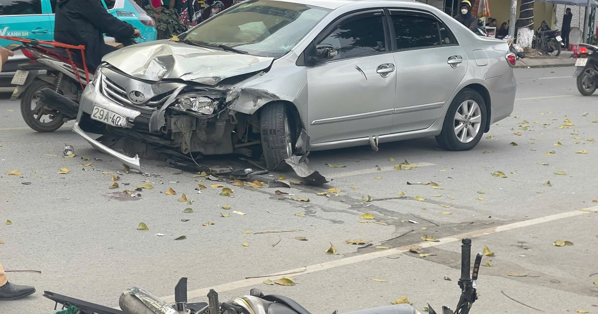 Hà Nội: Tai nạn liên hoàn trên đường Lê Trọng Tấn, ba người nhập viện