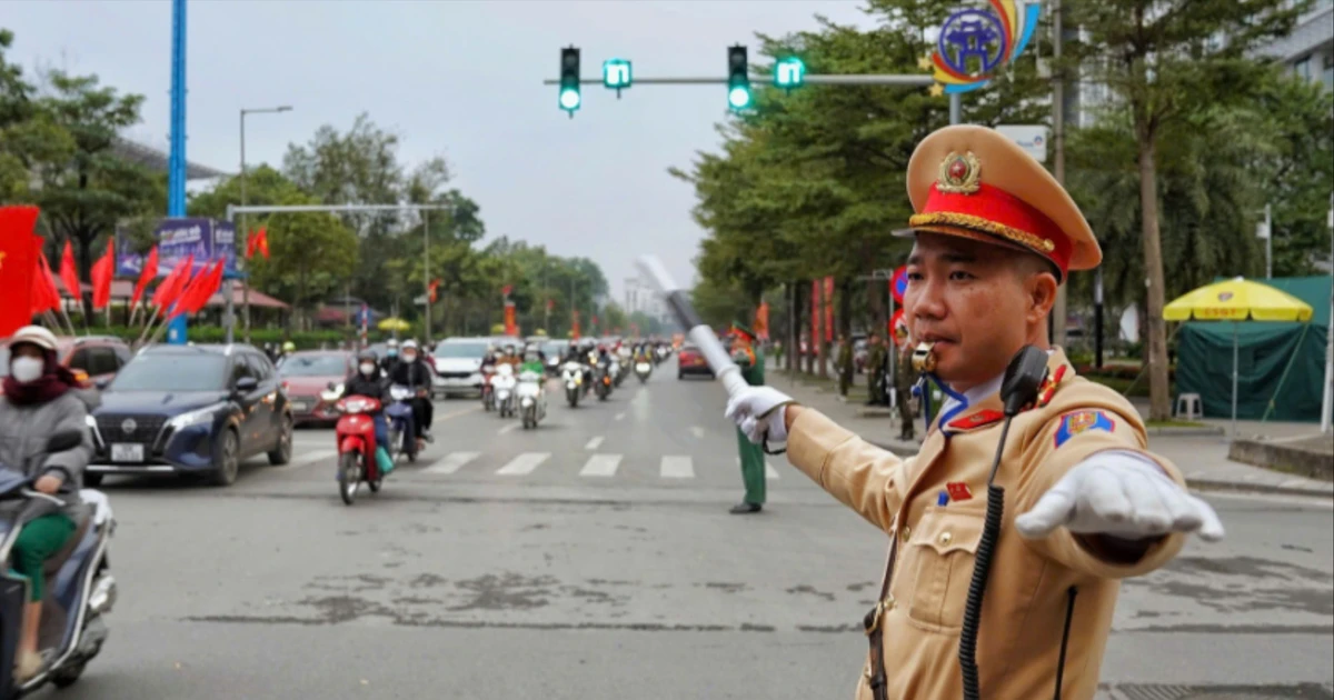 Hà Nội tạm cấm xe qua Quảng trường Cách mạng tháng Tám