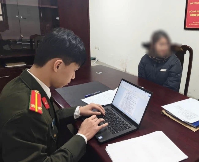 Hà Nội: Xử phạt người đăng tin sai sự thật về việc 'cấm xe tải' để bán giấy đi đường