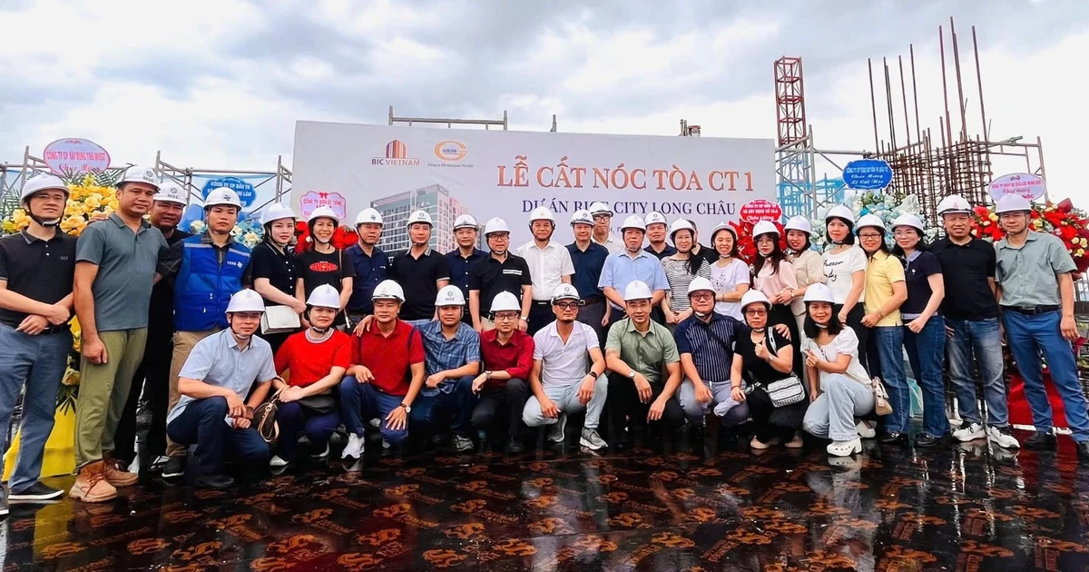 Rice City Long Châu cất nóc tòa CT1 – khẳng định cam kết về tiến độ, chất lượng và trách nhiệm với người mua nhà