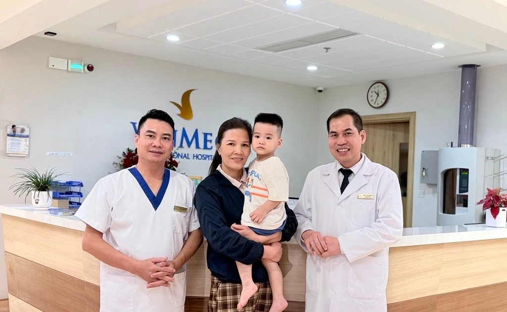 Vinmec Hạ Long cứu bé trai 2 tuổi khỏi nguy cơ biến chứng do bệnh lý ống phúc tinh mạc