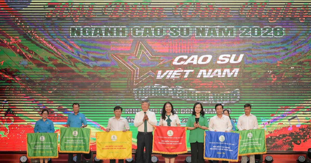 Trao giải Hội diễn Công nhân lao động ngành Cao su khu vực IV