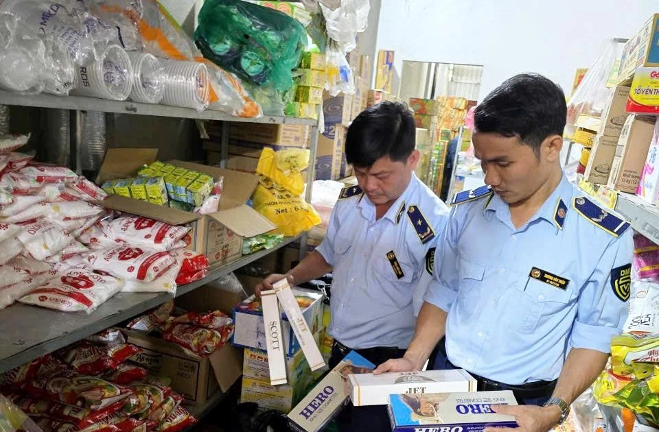 Chống thuốc lá lậu cần khóa 'đầu ra' bán lẻ