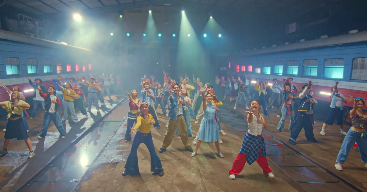 Ngôn ngữ điện ảnh duy mỹ của 'Cảm Ơn Người Đã Thức Cùng Tôi'