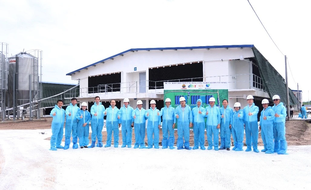 Lãnh đạo Tây Ninh khảo sát tiến độ Dự án chăn nuôi công nghệ cao DHN Tây Ninh 2