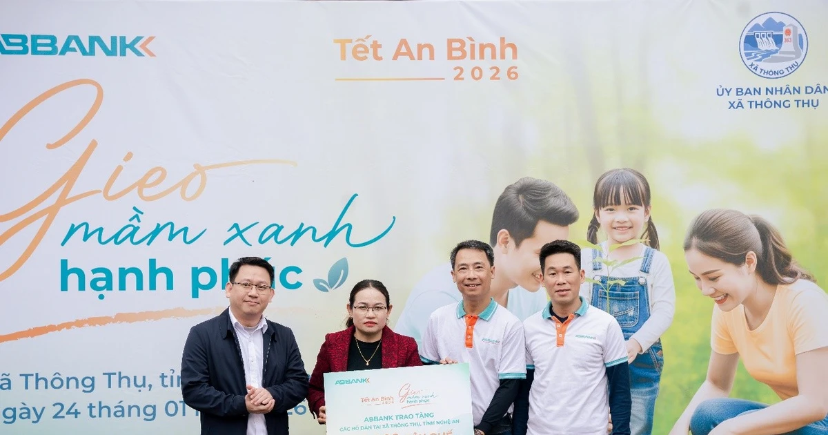 ABBANK trao tặng 100.000 cây quế cho người dân xã Thông Thụ, tỉnh Nghệ An
