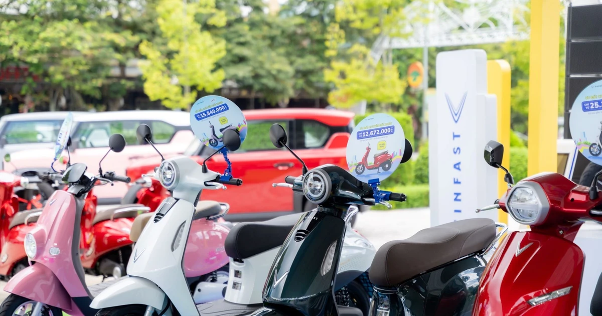 VinFast tung ưu đãi kép đầu năm: Mua xe máy điện, cơ hội rinh ô tô quốc dân