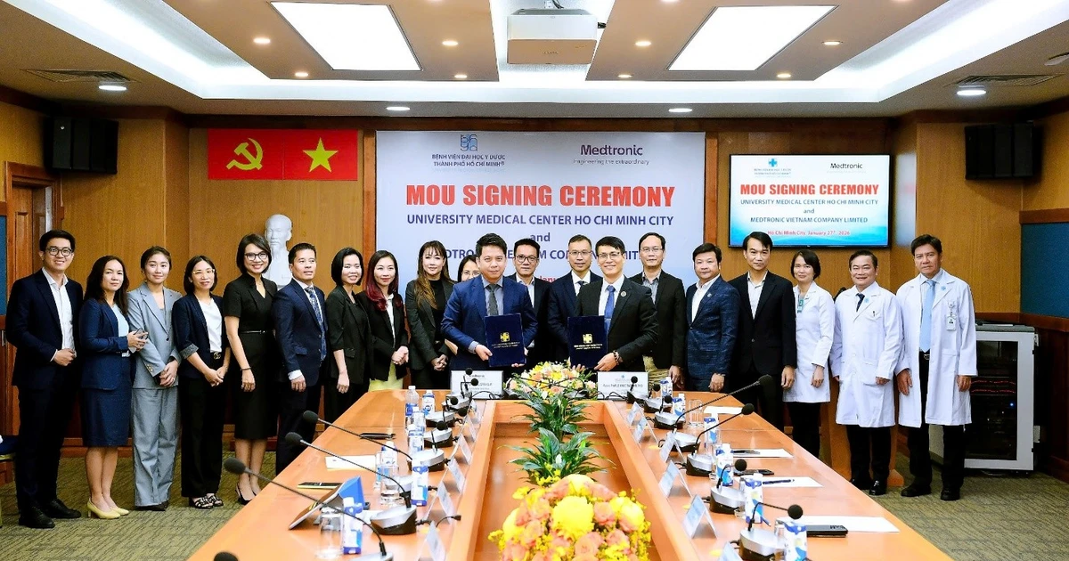 Tiếp nối hợp tác đào tạo và phát triển chuyên môn giữa BV Đại học Y Dược TP.HCM và Medtronic Việt Nam