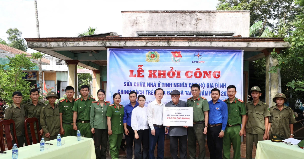 EVNCPC hỗ trợ sửa chữa nhà cho gia đình thân nhân liệt sĩ
