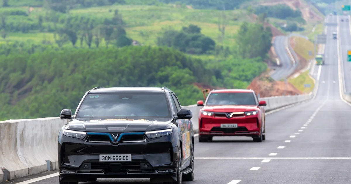 VinFast VF 9: “Ngôi nhà di động 4 khủng” cho doanh nhân, giá lăn bánh chỉ tương đương SUV cỡ D