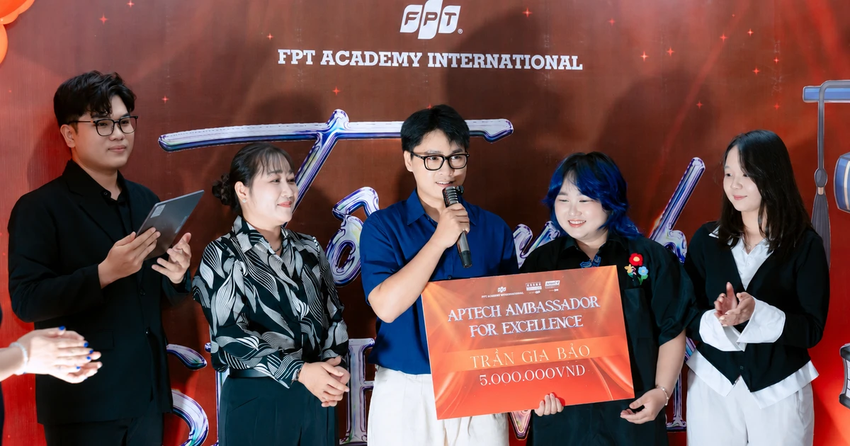 Thủ khoa FPT Arena Multimedia nhận được học bổng Aptech Ambassador Awards 2026
