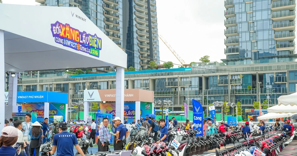 Chuỗi sự kiện “Đổi xăng lấy điện” của VinFast phủ 6 điểm cầu, đưa xe máy điện tới gần hơn với người dùng