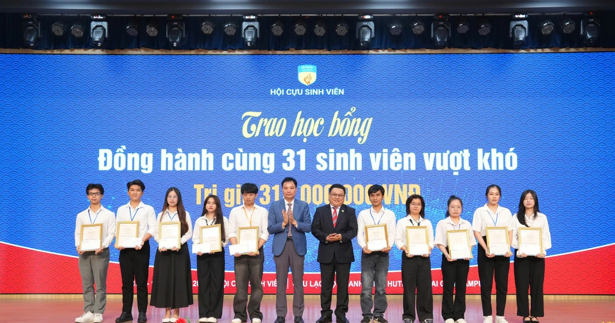 HUTECH tổ chức Lễ tri ân thầy cô và chương trình giao lưu doanh nhân