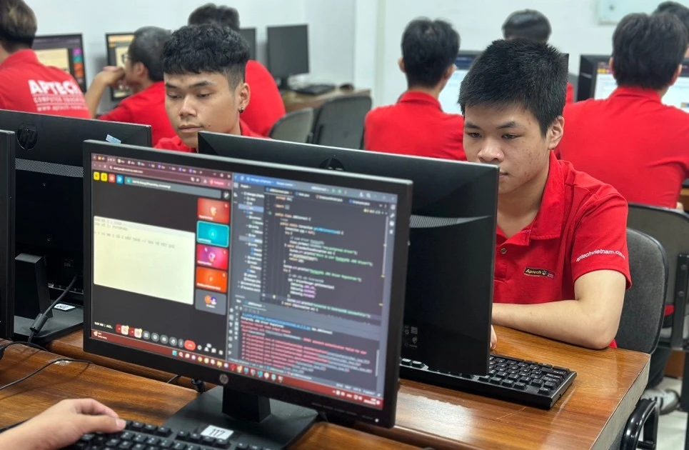 Ngành Data thời AI: Dân tài chính, ngân hàng tăng tốc học dữ liệu để không “lạc hậu
