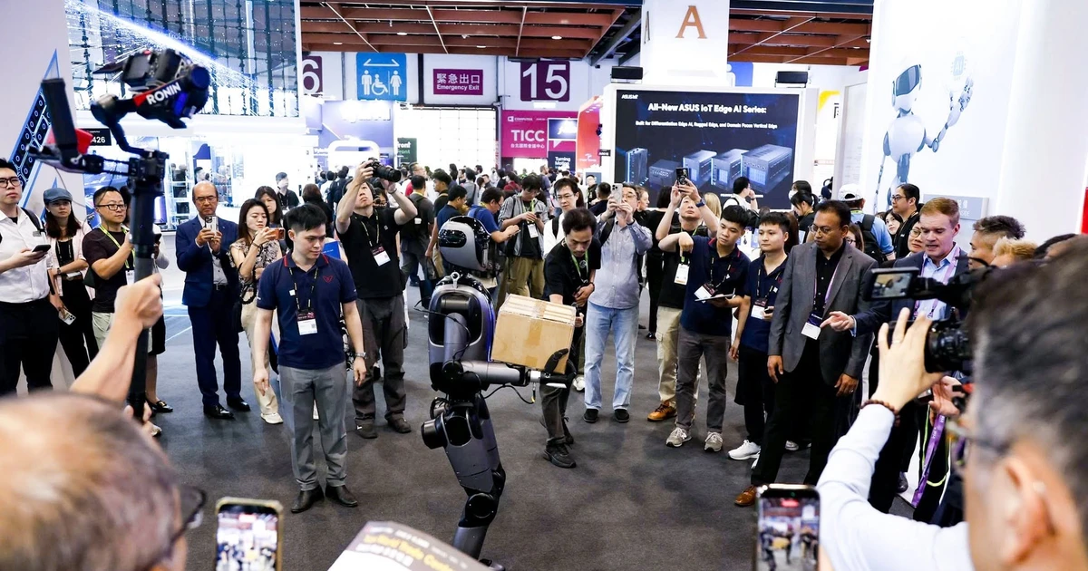 Người máy “Make in Vietnam” của VinRobotics tỏa sáng tại hai sân khấu công nghệ hàng đầu thế giới