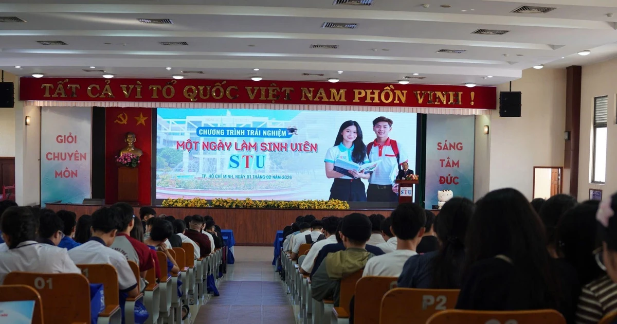 Hơn 1.000 học sinh hào hứng trải nghiệm “Một ngày làm sinh viên STU” tại Trường Đại học Công nghệ Sài Gòn