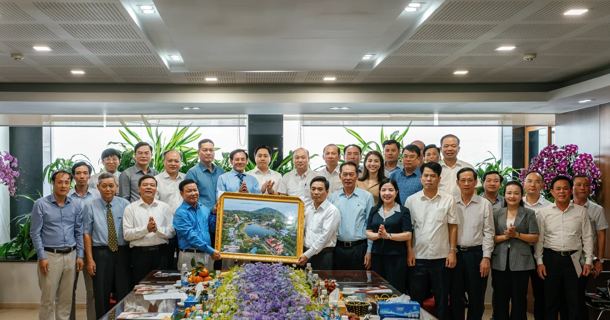 Ban Thường vụ Tỉnh ủy Thanh Hóa đến thăm và làm việc tại Tỉnh An Giang và Tập đoàn Sao Mai