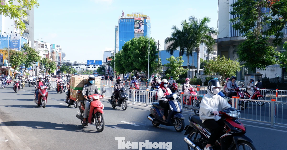 Cửa ngõ sân bay Tân Sơn Nhất giảm nhiệt ùn ứ sau một tuần phân luồng linh hoạt