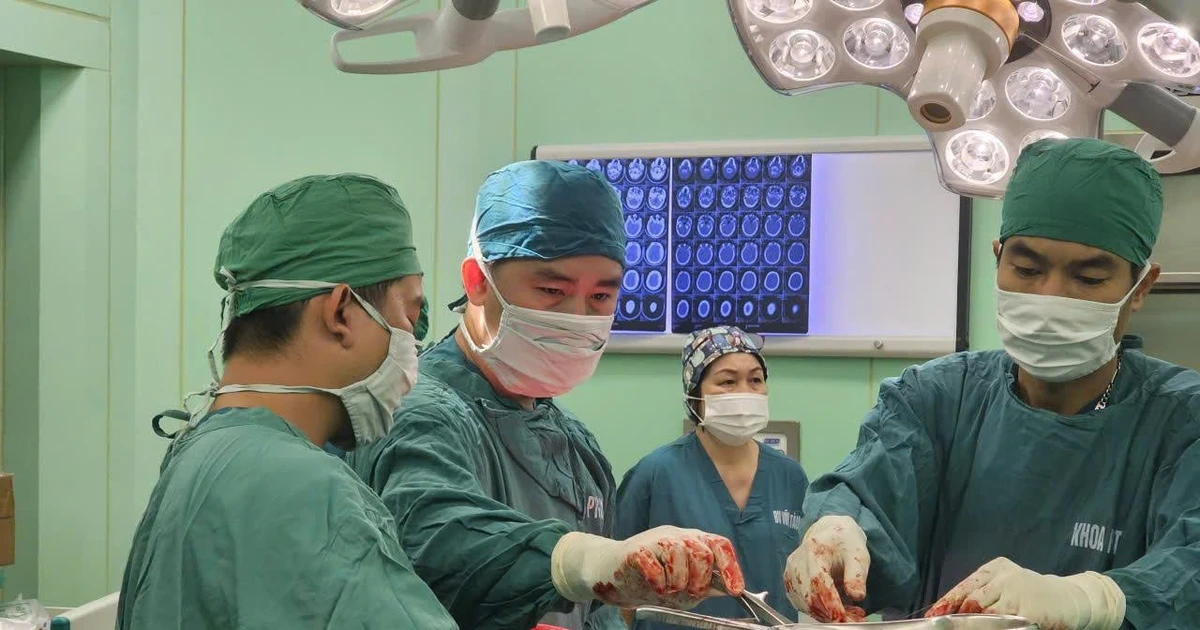 Xuyên đêm cứu bệnh nhân nguy kịch vì chấn thương sọ não