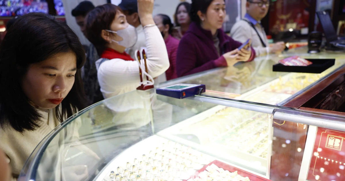 Vàng không sinh lời, sao nhiều người lại súng bái?