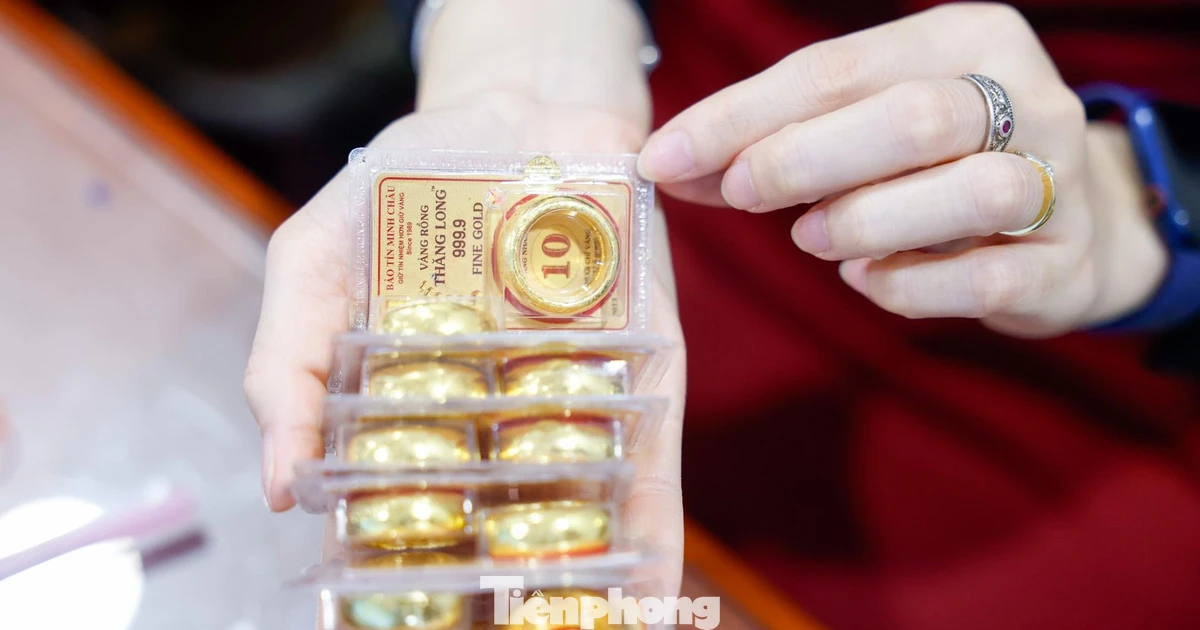 Giá vàng bạc đồng loạt giảm mạnh