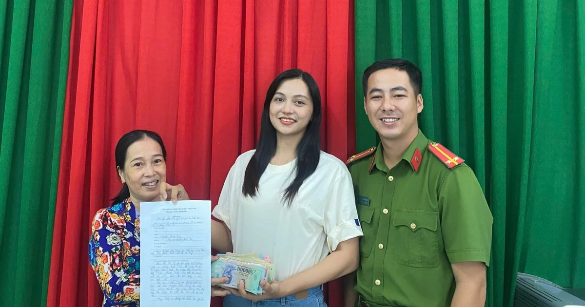 Nữ giáo viên trả lại hơn 50 triệu đồng nhặt được cho người đánh rơi