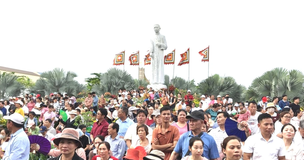 Hơn 70.000 người đổ về nhà thờ Tắc Sậy dự tuyên phong Chân phước đầu tiên tại Việt Nam