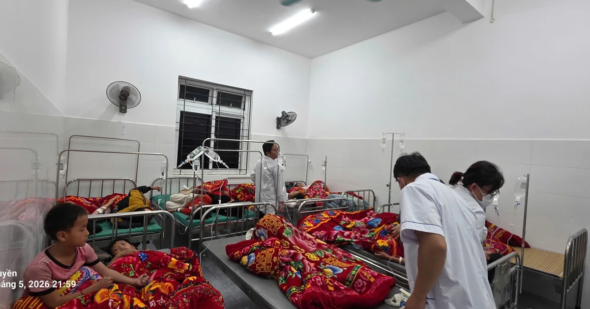 Lai Châu: Hơn 200 học sinh ngộ độc nghi do ăn quả lạ